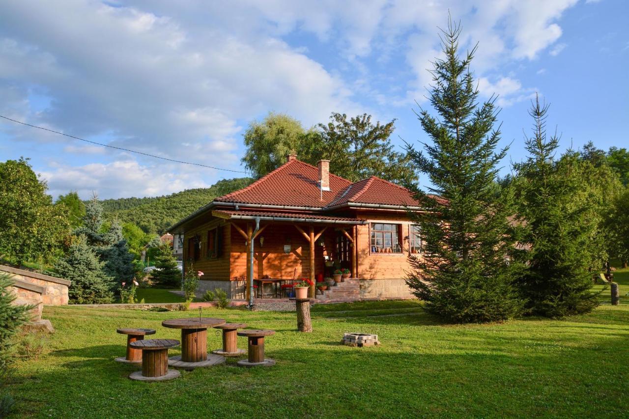 Ferienwohnung Halhaza Vendeghaz Sirok Exterior foto